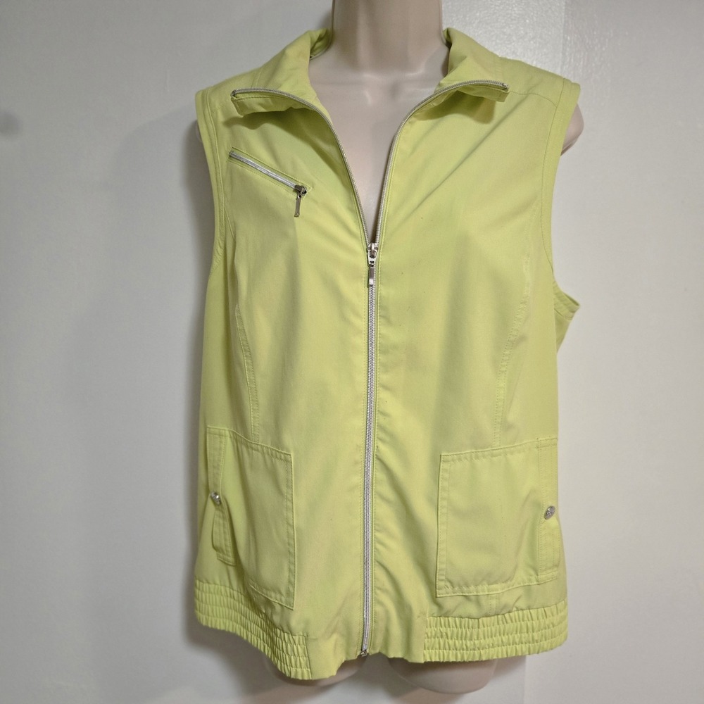Chicos Zenergy Golf Size 2 (L) Green Vest Sleeveless Activewear Zip Lightweight